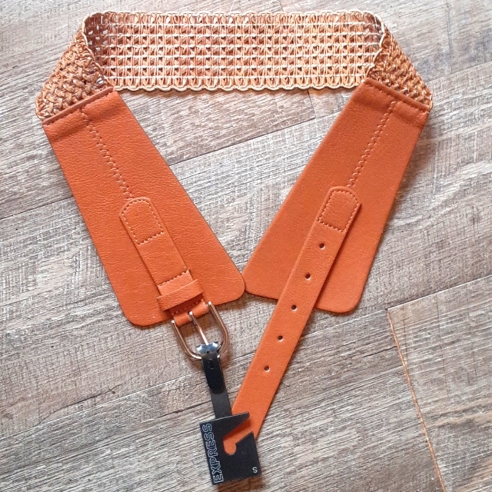 NWT Bundle 2 Belts: Express $39.90 $ & Target $16.99